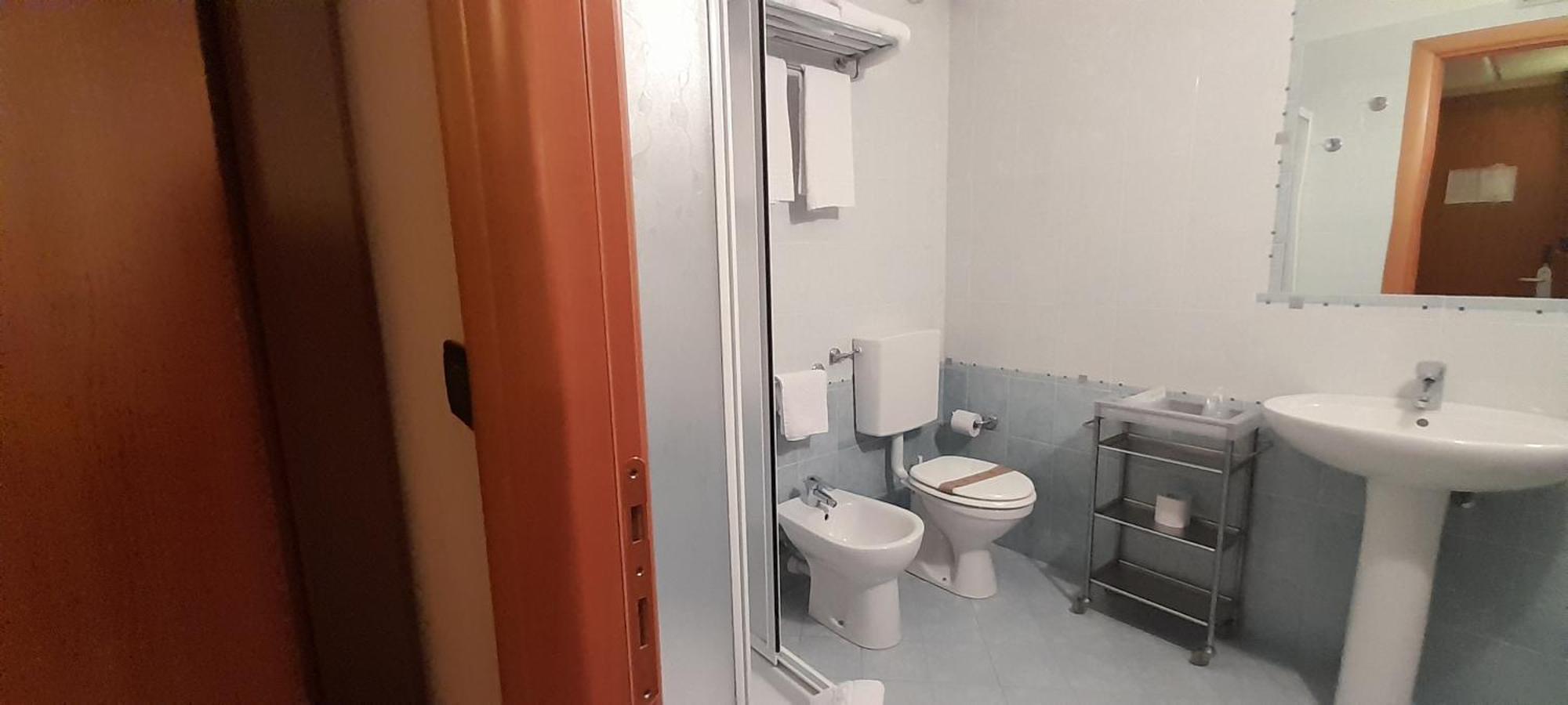 Hotel Ceretto Busca Buitenkant foto