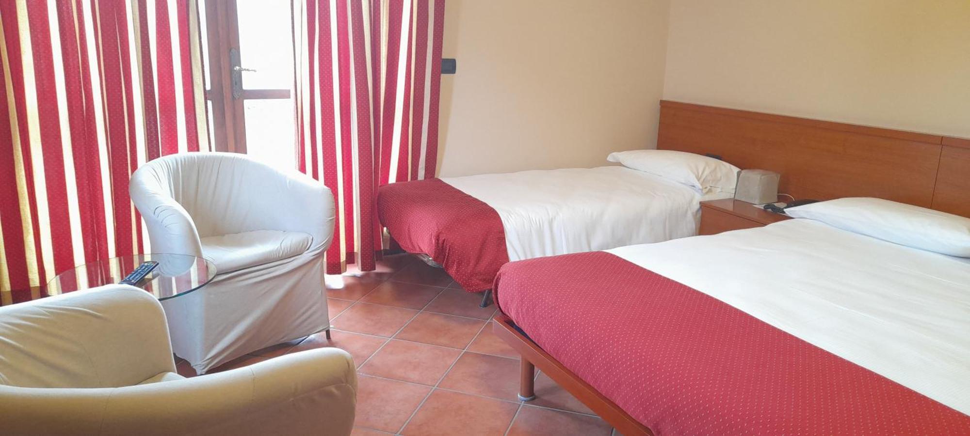 Hotel Ceretto Busca Buitenkant foto