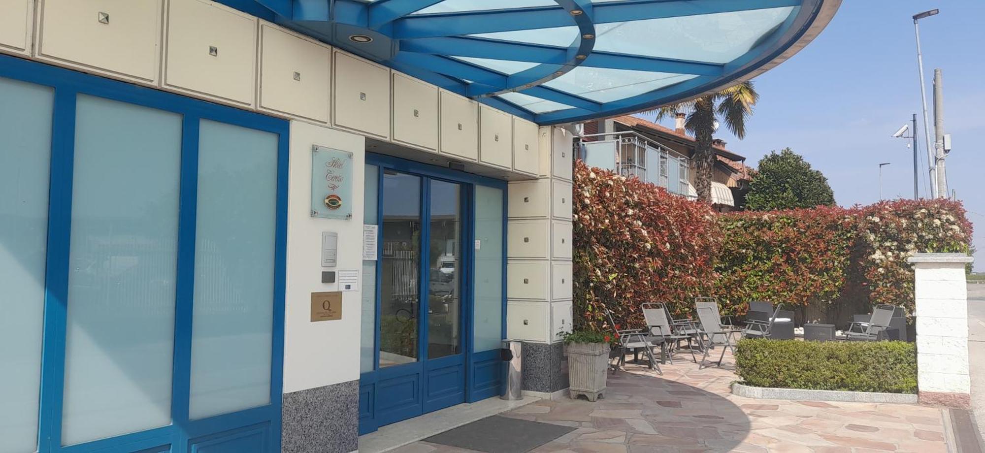 Hotel Ceretto Busca Buitenkant foto