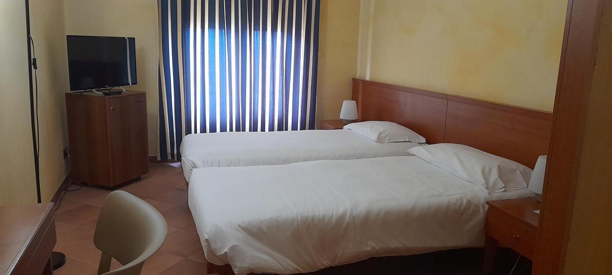 Hotel Ceretto Busca Buitenkant foto