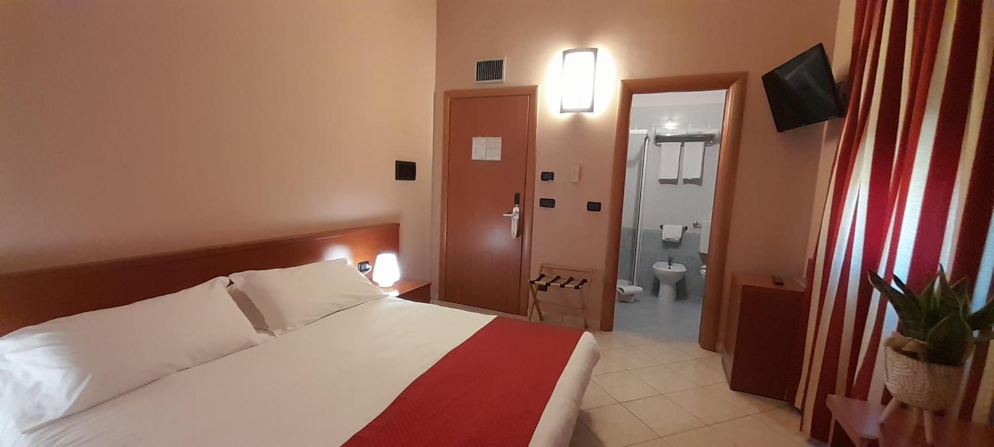 Hotel Ceretto Busca Buitenkant foto